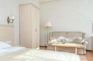 Гостиница Либерти Fly Адлер Трехместный номер «Комфорт»-3