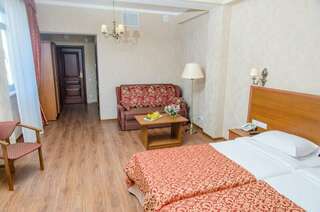 Гостиница Либерти Fly Адлер Семейный полулюкс-8