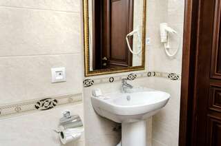 Гостиница Либерти Fly Адлер Стандартный двухместный номер с 1 кроватью или 2 отдельными кроватями и балконом-8