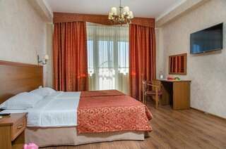 Гостиница Либерти Fly Адлер Семейный полулюкс-1