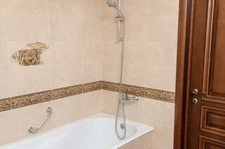 Гостиница Либерти Fly Адлер Трехместный номер «Комфорт»-6